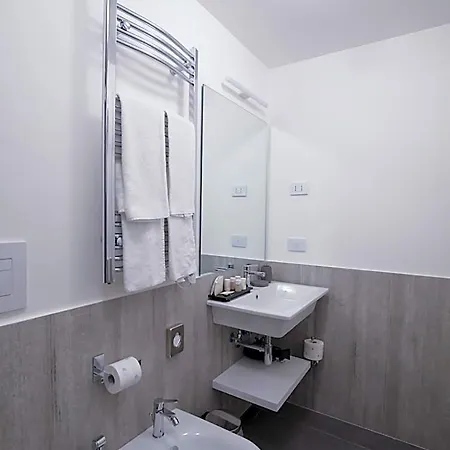 Alojamento de Acomodação e Pequeno-almoço Lionora 4*