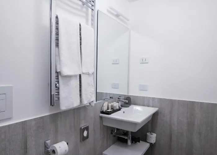 Alojamento de Acomodação e Pequeno-almoço Lionora Nápoles